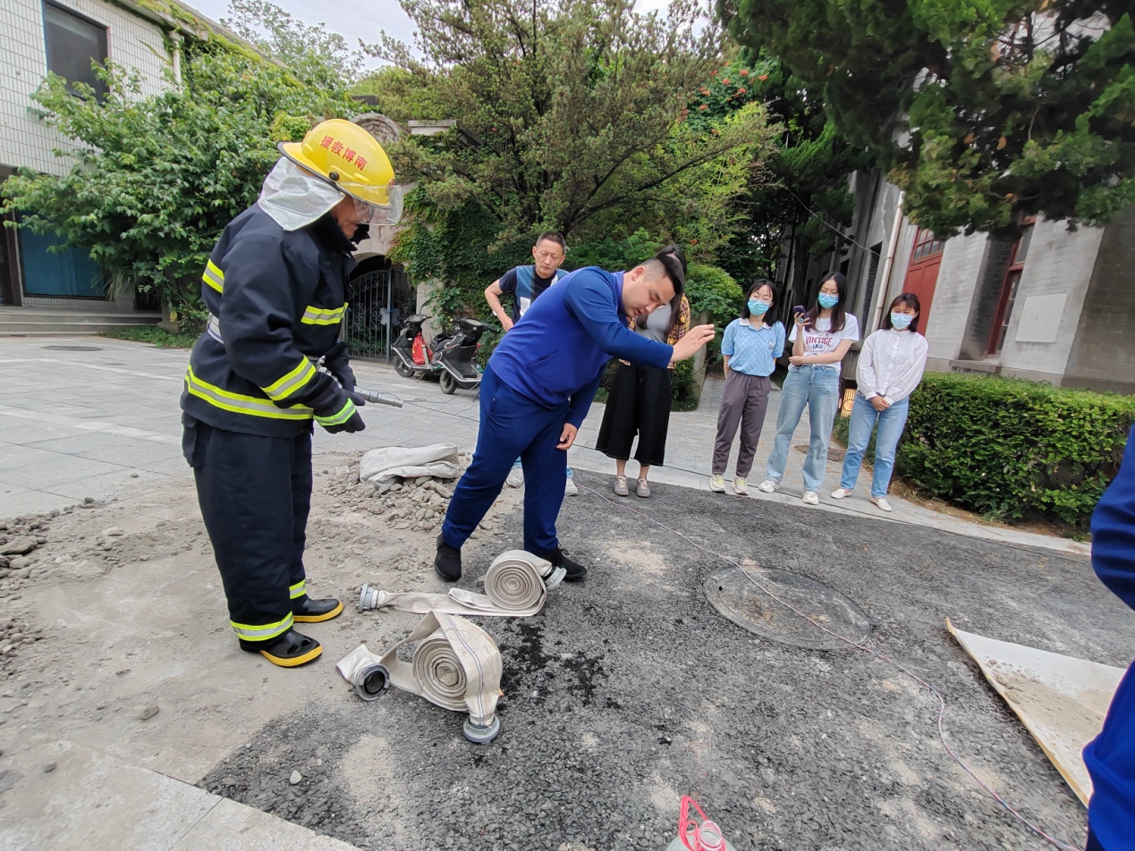 clip_image003.jpg clip_image003.jpg